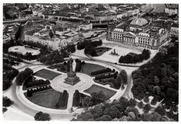 Uma vista aérea da Konigsplatz, Munique, Alemanha, de um Zeppelin, c1931 1933
