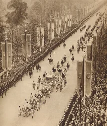 Avenue of Banners, 12 de maio de 1937