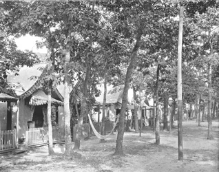 Avenue of Tents, Ocean Grove, Nova Jersey, EUA, c1900.