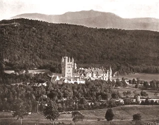 Castelo de Balmoral, Aberdeenshire, Escócia, 1894.