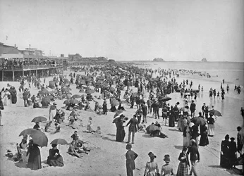 Praia em Atlantic City, Nova Jersey, c1897.
