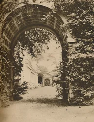 Terrenos bonitos em Gunnersbury abertos ao público como um novo parque, c1935.