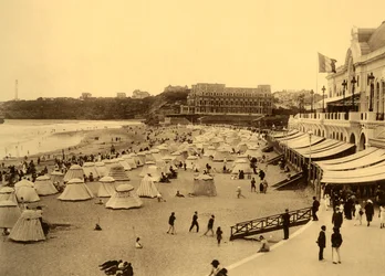Biarritz - La Plage e o cassino municipal, c1930.