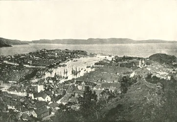 Vista aérea do porto, Bergen, Noruega, 1895.