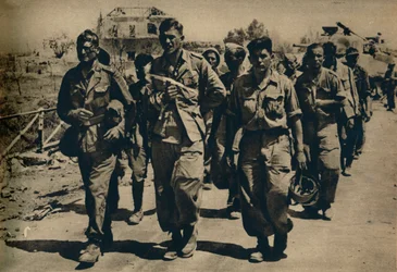 Pára-quedistas britânicos apreenderam esta ponte, 1943-44