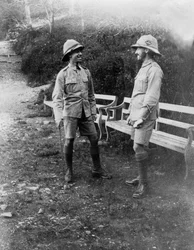 Soldados britânicos, Chakrata, Índia, 1917