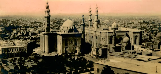 Cairo: Vista geral e Mesquita do Sultão Hassan, c1918-c1939.