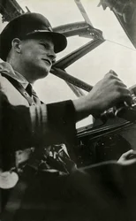 Capitão Gilbert Rae, piloto do BOAC Mosquito, Segunda Guerra Mundial. c1939-c1944 1946.
