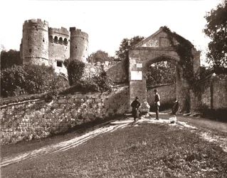 Castelo de Carisbrooke, ilha de Wight, 1894.