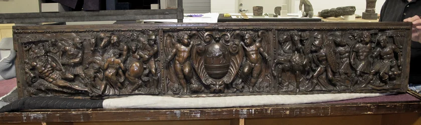 Corpo frontal, 1500s.