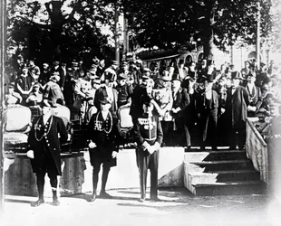 Cerimônia com dignitários e oficiais, c1914-c1918