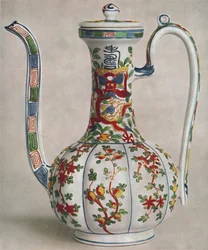 Jarro de porcelana chinesa com decoração de cinco cores. Período de Wan Li, 1573-1619, 1928