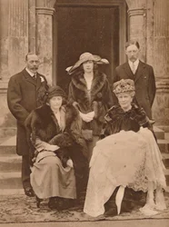 Batizado do primeiro filho de Maria, Princesa Real, Goldsborough, Yorkshire, 1923 1935
