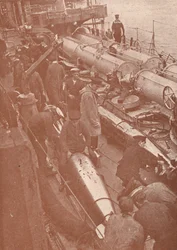 Limpeza e ajuste de torpedos, c1917 1919