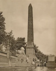 Agulha de Cleópatras, catorze anos antes do nascimento de Cleópatra, c1935.