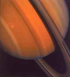 Close-up dos anéis de Saturno, 1981