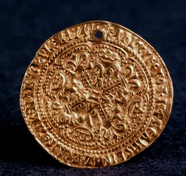 Moeda Korabelnik do czar Ivan III Averse: flor cruz, 1471-1490