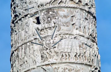 Coluna de Marco Aurélio, detalhe, Piazza Colonna, Roma