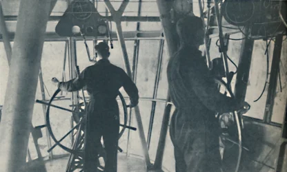 Conforto para passageiros e cabine de um maravilhoso controle central, c1935