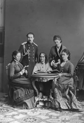 Conde Sergei Sheremetev e Condessa Ekaterina Sheremeteva e família, década de 1870