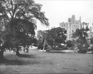 Castelo de Craigmillar, perto de Edimburgo, Escócia, 1894.