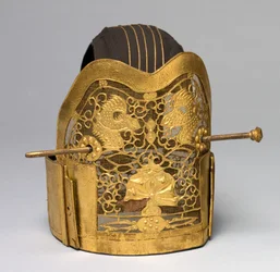 Coroa para o traje cerimonial real, final do século XIX e início do século XX.