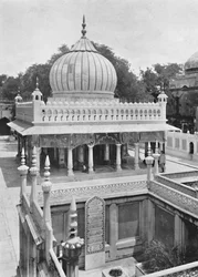 Delhi. - Túmulos de Nizam-ud-Din e princesa Jahanara, c1910.