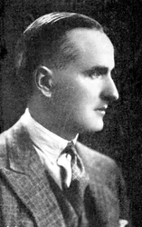 Denis George Mackail 1892-1971, romancista inglês e escritor de contos, início do século XX