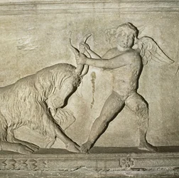 Detalhe de um sarcófago grego de Lydia, retratando uma luta de putto com uma cabra (mármore)