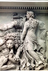 Detalhe do Grande Friso do Altar de Pérgamo, 180-159 aC