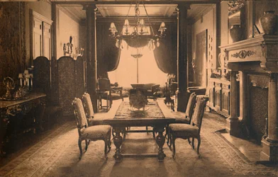 Sala de jantar na Embaixada Cubana em Bruxelas, Bélgica, 1927.