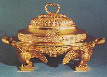 Aquecedor e tampa de louça, c.1820, 1953
