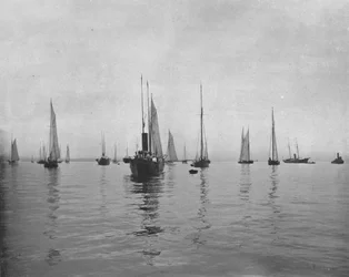 Amanhecer na Baía de Nova York, EUA, c1900.