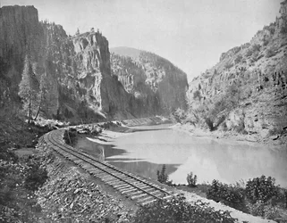 Echo Cliffs, garganta do rio grande, Colorado, c1897.