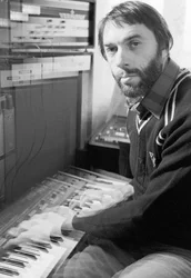 Eduard Artemyev, compositor russo, 1984.