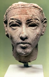 Cabeça egípcia, período de Amarna, 1350 aC