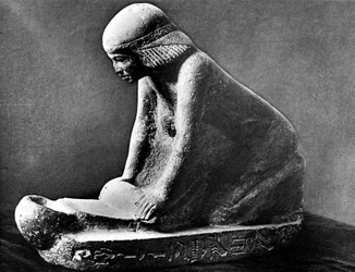 Figura tumba egípcia, mulher, moendo, milho, sela, quern, c2500 aC