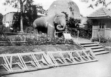 Estátua de elefante, Victoria Gardens, Bombaim, Índia, c1918