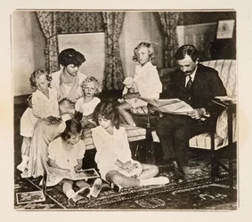 Imperador Carlos I e sua família no exílio, década de 1920.