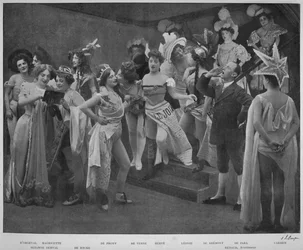 Em cena para Le Trois!, 1900