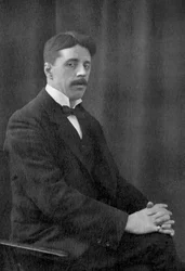 Enoch Arnold Bennett, romancista britânico, 1911