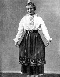 Mulher estoniana em trajes tradicionais, 1936