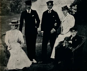 Grupo da família em Cowes, início dos anos 1890, 1945.