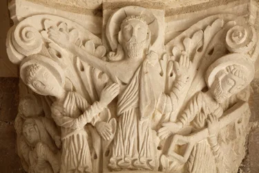 Basílica da abadia de Fleury, capital da basílica de Saint Benoit sur Loire França