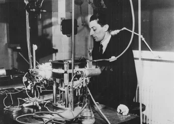 Frederic Joliot, físico francês, c1930