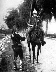 Dragão francês, entregando passaporte para alertar piquete belga, Primeira Guerra Mundial, 1914