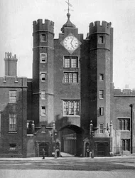 Portaria do Palácio de St Jamess, Londres, 1924-1926.