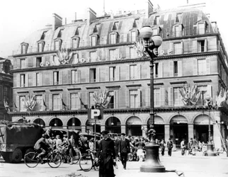 General Leclercs tropas francesas no centro de Paris, agosto de 1944