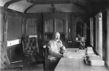 General Philippe Petain, comandante do Segundo Exército Francês, Verdun, França, 1916