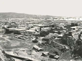 Vista geral da cidade, Valparaíso, Chile, 1895.